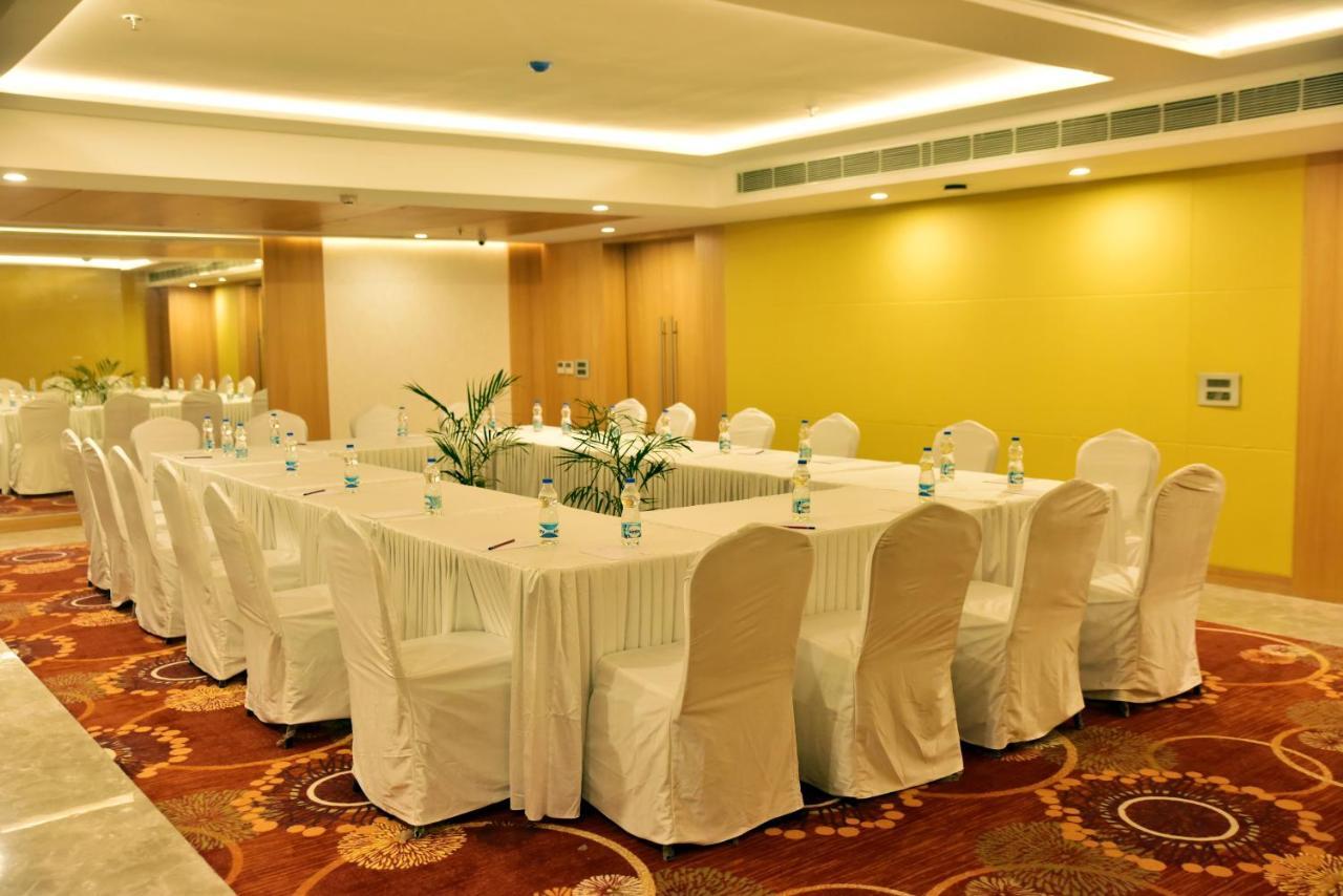The Fern Residency Sarnath Hotel Váránaszi Kültér fotó