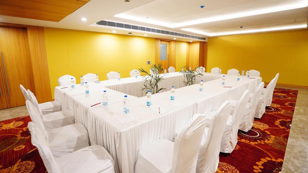 The Fern Residency Sarnath Hotel Váránaszi Kültér fotó