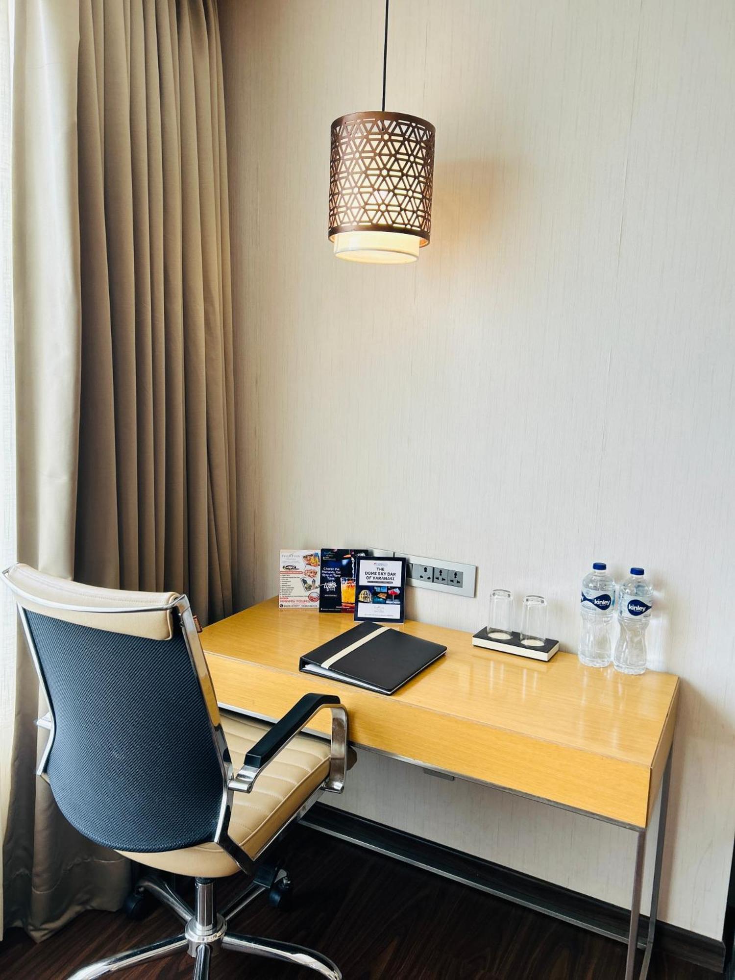 The Fern Residency Sarnath Hotel Váránaszi Kültér fotó