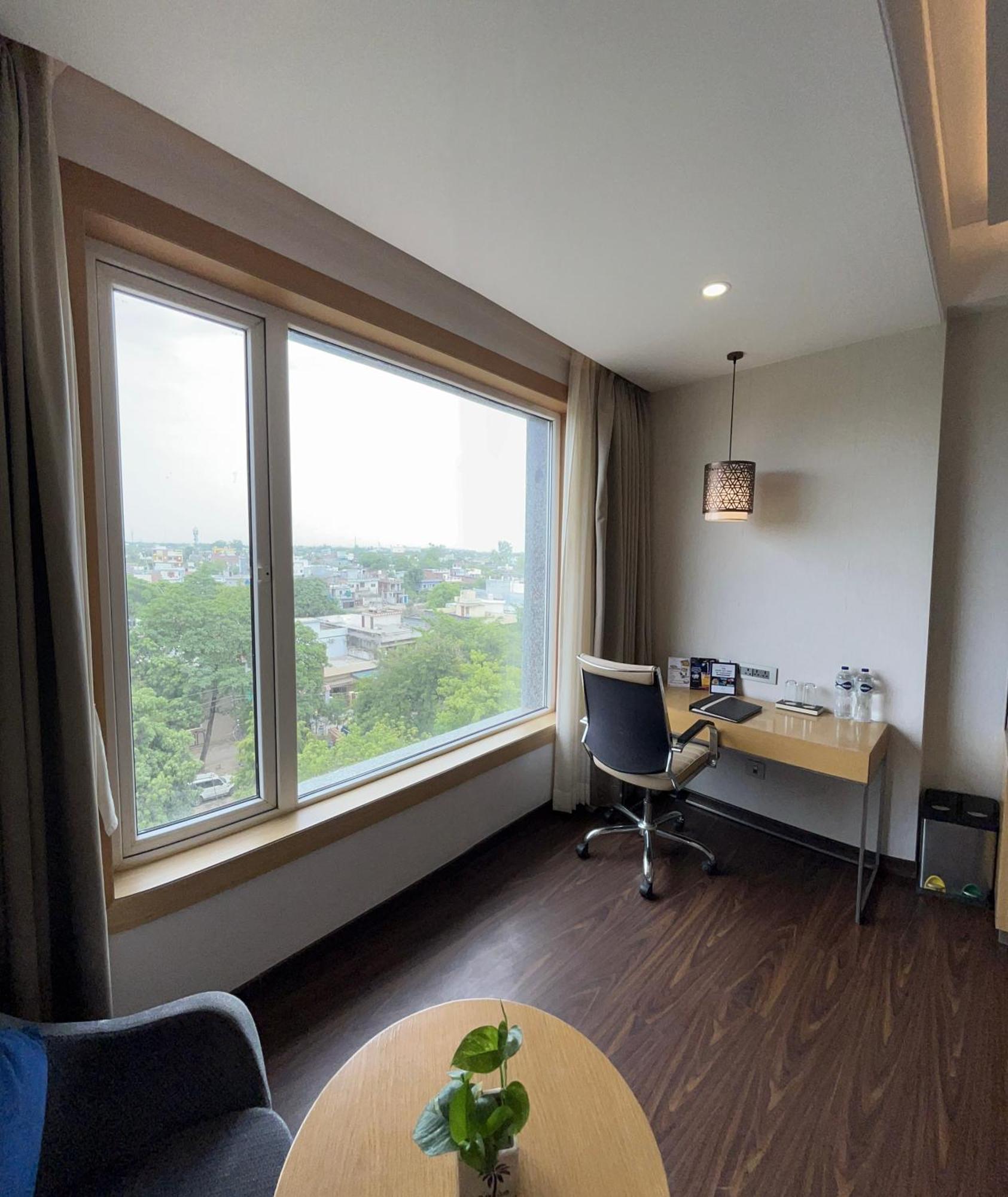 The Fern Residency Sarnath Hotel Váránaszi Kültér fotó